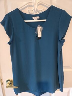 NWT Reitmans Teal Cap-Sleeve Blouse with Front Button Detail